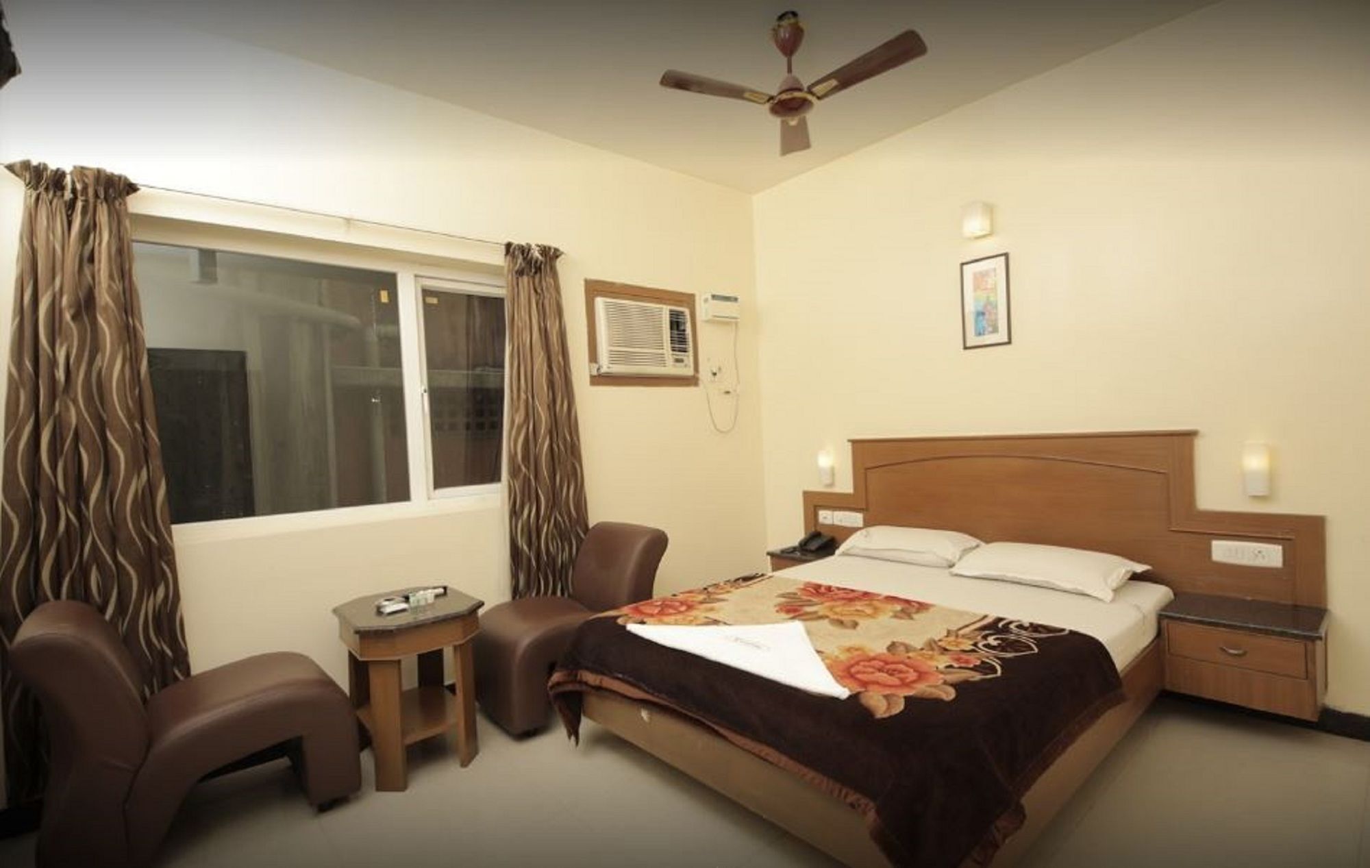 Krishna Inn Chennai Exterior foto